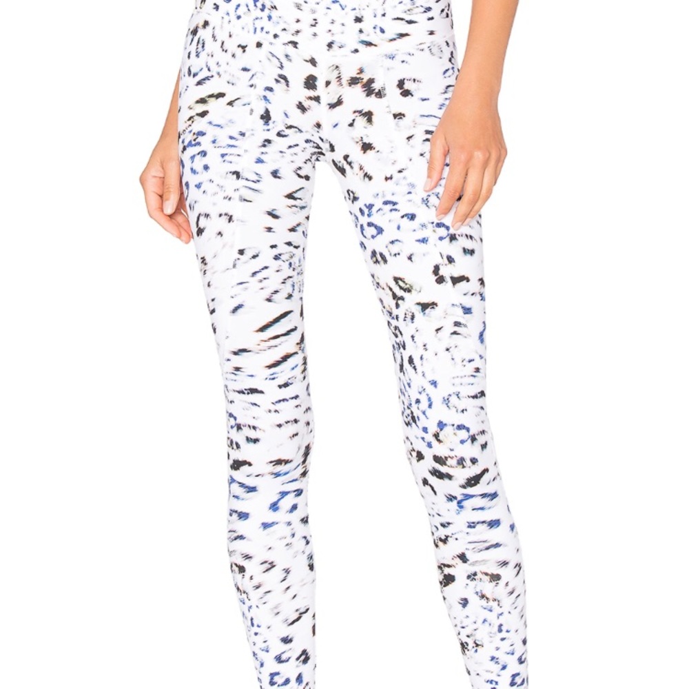 Varley leopard Capri pants never worn
